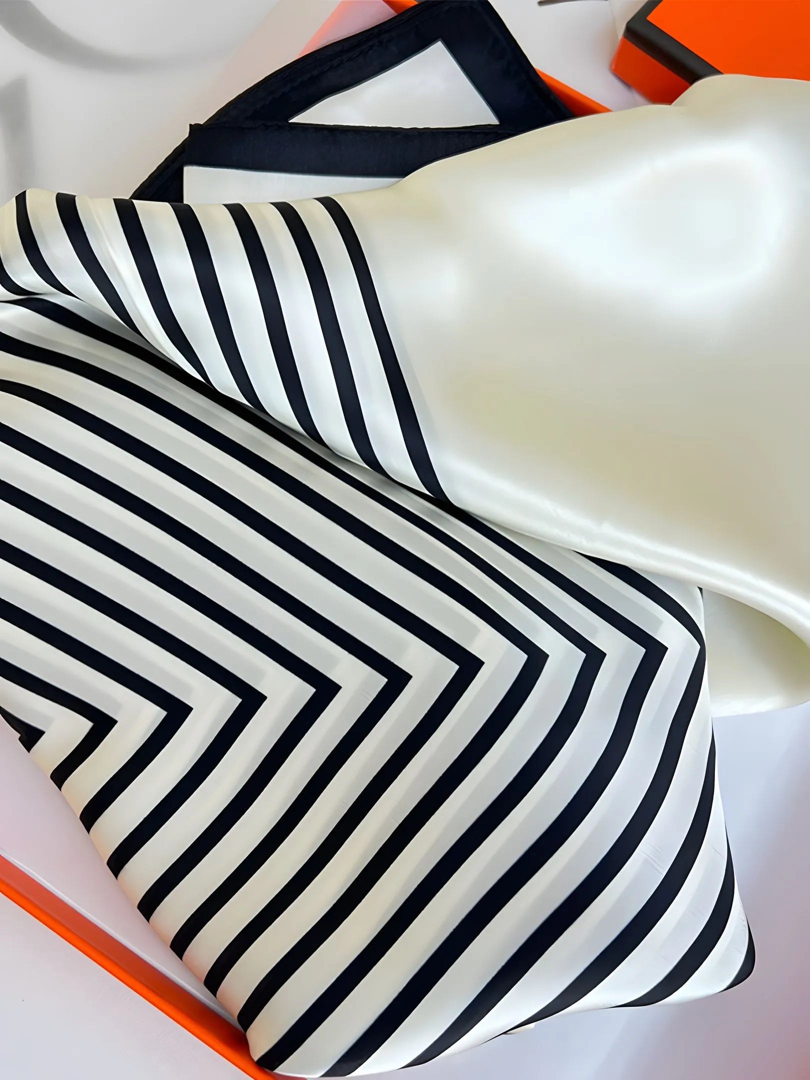 SIIK Mulberry Silk Simple Stripes Printed Square Scarf 88*88cm